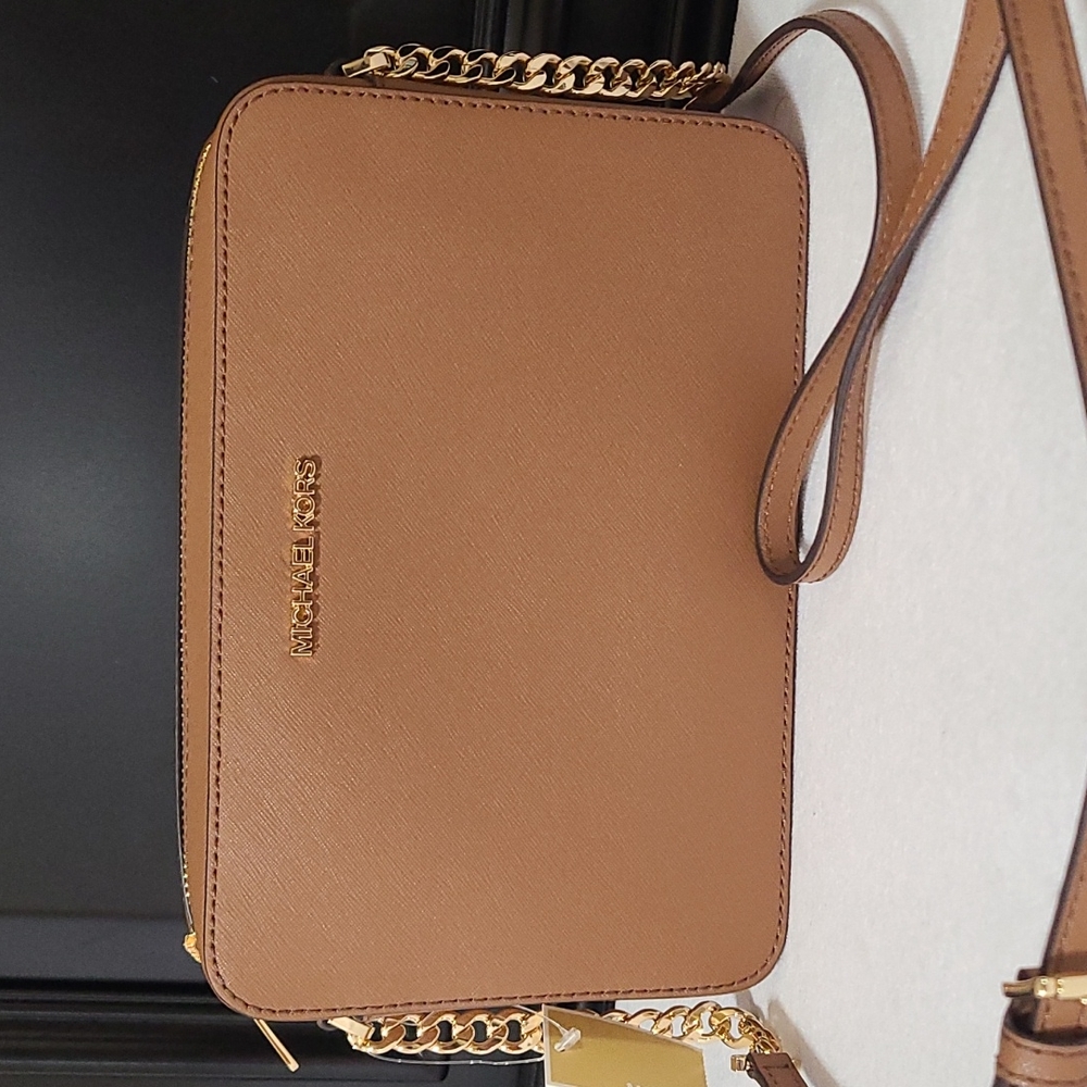 Michael kors crossbody